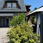 Izabella Apartamok Foeldszint Es Emelet *