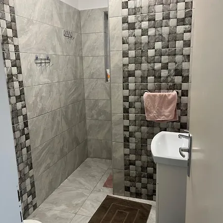 Izabella Apartamok Foeldszint Es Emelet Mezőkövesd