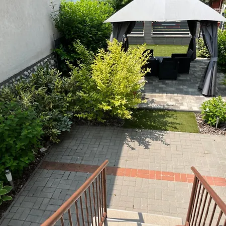 Διαμέρισμα Izabella Apartamok Foeldszint Es Emelet
